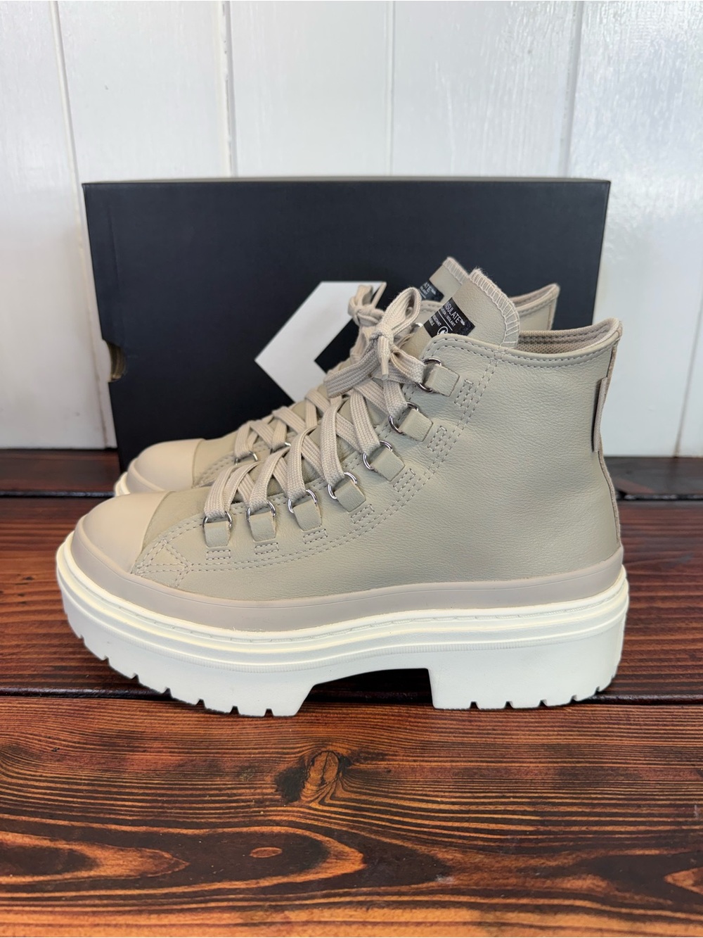 NWT Converse Chuck Taylor All Star Lugged Heel Waterproof High Top Boots